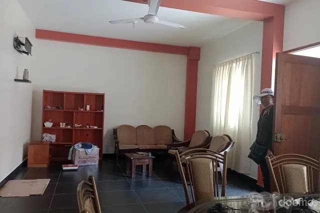 Venta de propiedad de dos pisos — foto 2