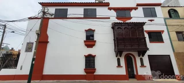 Amplia, elegante e imponente casa de 04 pisos totalmente remodelada — foto 2