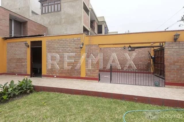 VENDO CASA 2 PISOS MARISCAL CASTILLA SURCO — foto 2