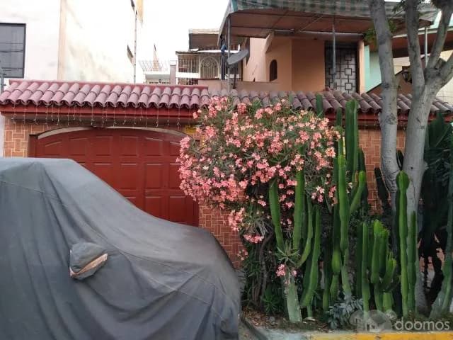 Ocasión: Venta Casa de 3 pisos con posibilidad de negocio — foto 1