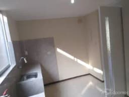 vendo departamento renovado en plena avenida y cerca al aeropuerto. trato directo. negociable.