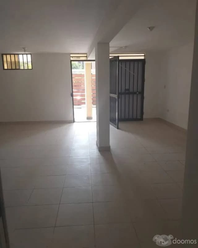 ¡¡AMPLIO LOCAL EN VENTA !! — foto 4
