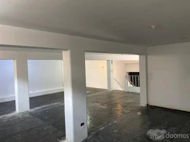 Ofrezco local 210m2 en alquiler — foto 2