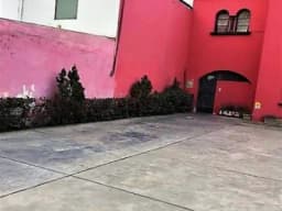 Venta De Casa A Precio De Terreno En San Isidro