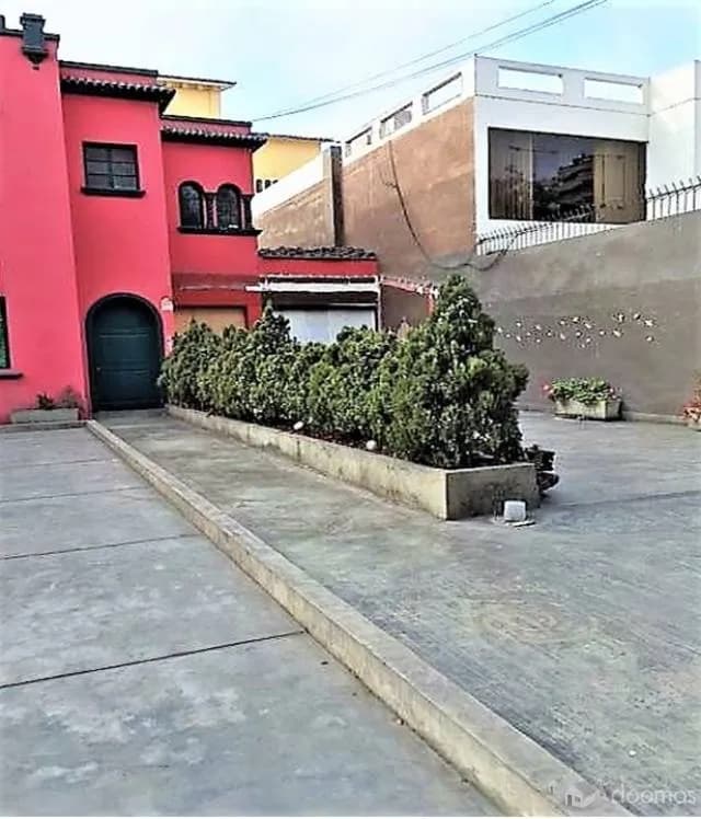 Venta De Casa A Precio De Terreno En San Isidro — foto 2