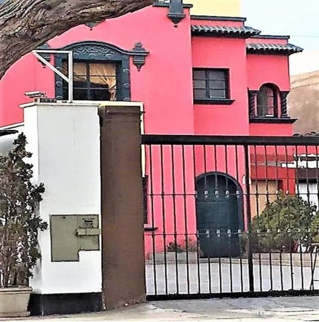 Venta De Casa A Precio De Terreno En San Isidro — foto 3