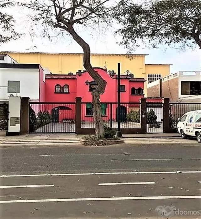 Venta De Casa A Precio De Terreno En San Isidro — foto 4
