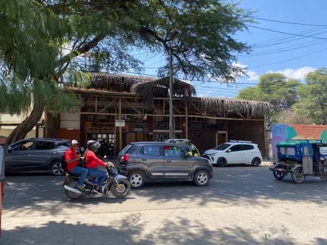 Amplio Local Comercial 611 m², en El Chipe. Zona Concurrida. — foto 1