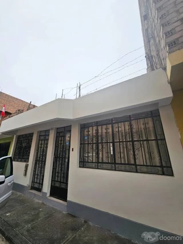 Acogedora y Espaciosa Casa + Aires, en Venta en Los Olivos — foto 1