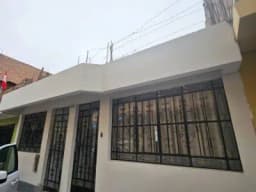 Acogedora y Espaciosa Casa + Aires, en Venta en Los Olivos