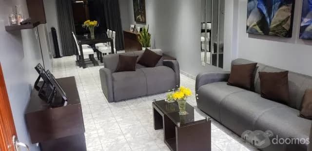 LINDA CASA EN SURCO FRENTE A PARQUE — foto 1