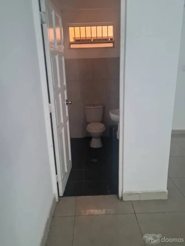 Se alquila local comercial en Lince — foto 4