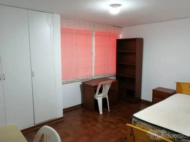 ALQUILO HABITACION  c/ baño propio — foto 1