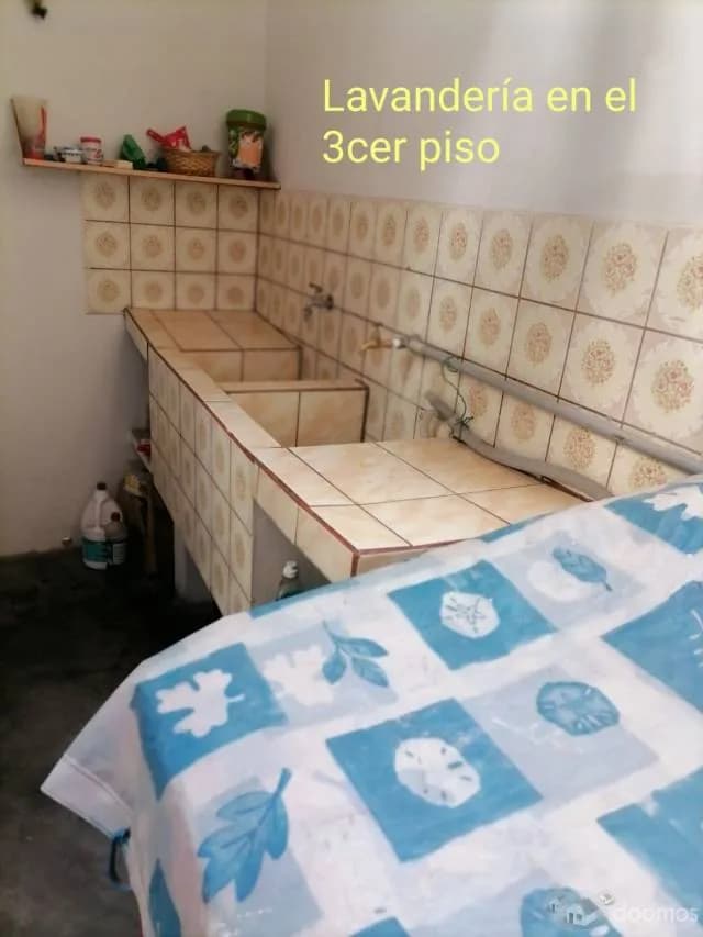 Casa de 3 Pisos en buena zona - Mangomarca — foto 4