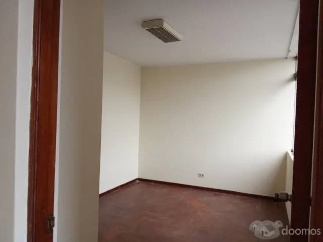 Oficina comercial en alquiler — foto 2