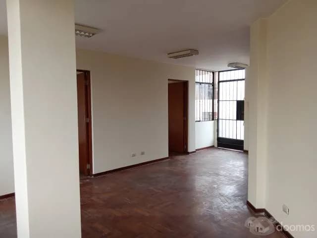 Oficina comercial en alquiler — foto 4