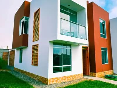 CASA DE ESTRENO "Residencial Santa Rosa"