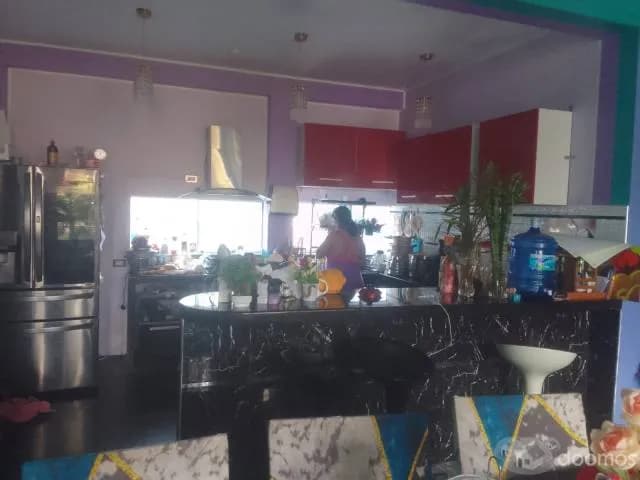 VENDO CASA DE ESTRENO DE 4 PISOS SEMI AMOBLADA — foto 2