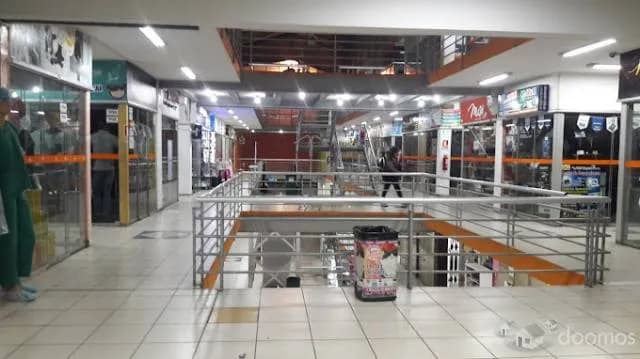 TRUJILLO, OCASIÓN VENDO STAND  CENTRO COMERCIAL BOULEVARD — foto 2