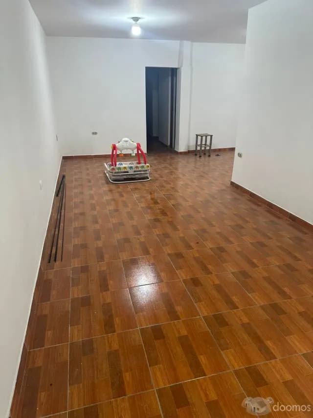 SE VENDE CASA DE 126 M2 EN LOS OLIVOS — foto 1