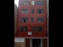 VENDO CASA DE 6 PISOS EN EL CORAZON DE LOS OLIVOS $485,000 DOLARES