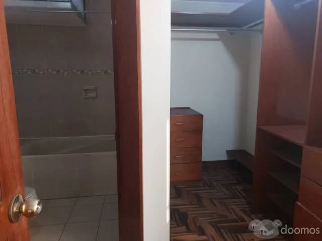 ALQUILO HERMOSA CASA DE TRES PISO — foto 5