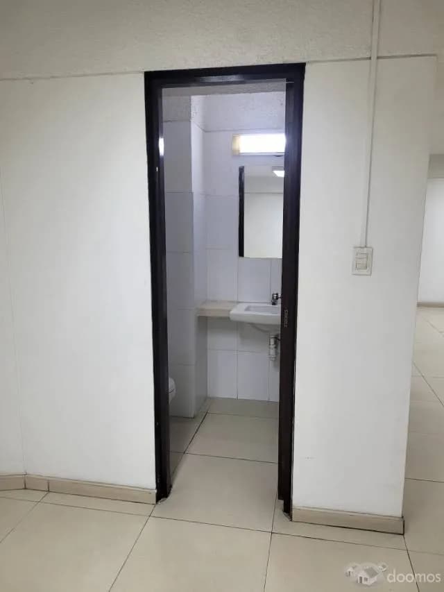 ALQUILO OFICINA EDIFICIO LOS DEFENSORES — foto 3