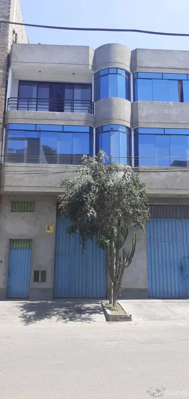 LOCAL INDUSTRIAL O COMERCIAL — foto 1