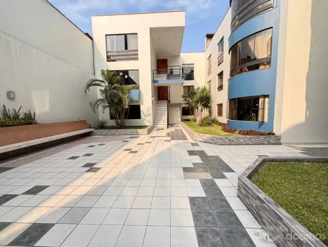Venta de Departamento en 1er Piso, con Espacio Terraza, y Estacionamiento — foto 4