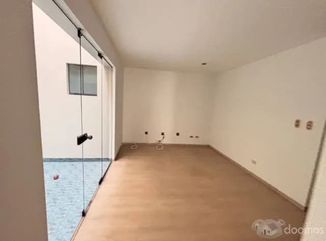 Venta de Departamento en 1er Piso, con Espacio Terraza, y Estacionamiento — foto 7
