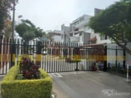 DEPA PRIMER PISO CON COCHERA EN ZONA RESIDENCIAL SURCO