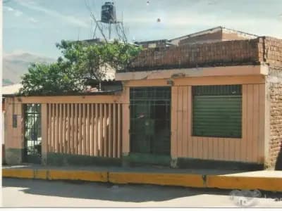 HUARAZ VENDO CASA CERCA DE LA PLAZA DE ARMAS - IDEAL PARA HOSPEDAJE, NEGOCIOS