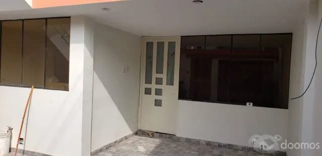Bonita casa - bien ubicada — foto 3