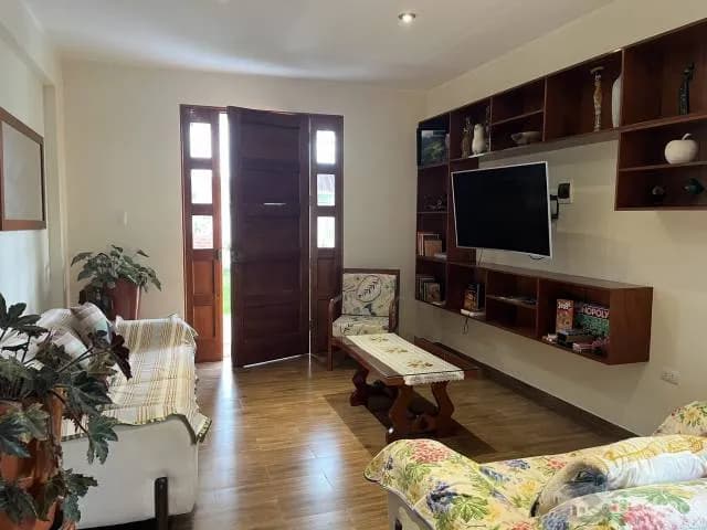 Alquiler de casa de campo con amplio jardín — foto 3