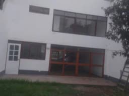 HERMOSA Y BIEN DISTRIBUIDA CASA EN SAN ISIDRO-CÓRPAC.