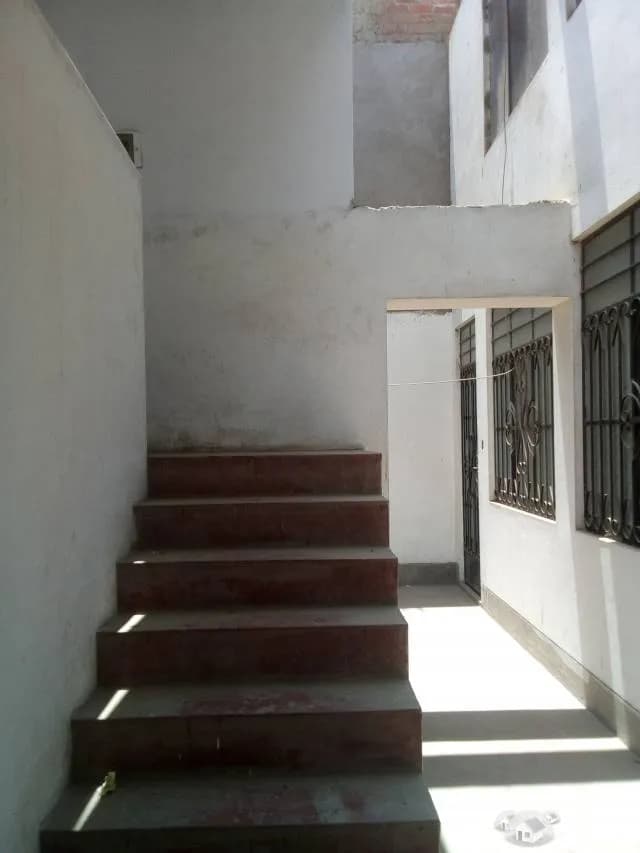 SE VENDE PROPIEDAD DE 2 PLANTAS — foto 6