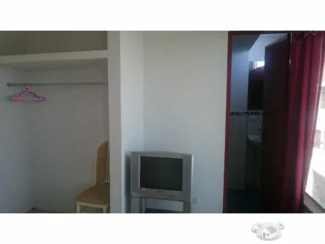 se alquilan cuartos habitaciones amobladas centro de chepen — foto 2
