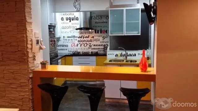 POR VIAJE VENDO MODERNO DUPLEX PENTHOUSE FRENTE A PARQUE, ACABADOS DE 1era CALIDAD en URBANIZACIÓN HIGUERETA — foto 3