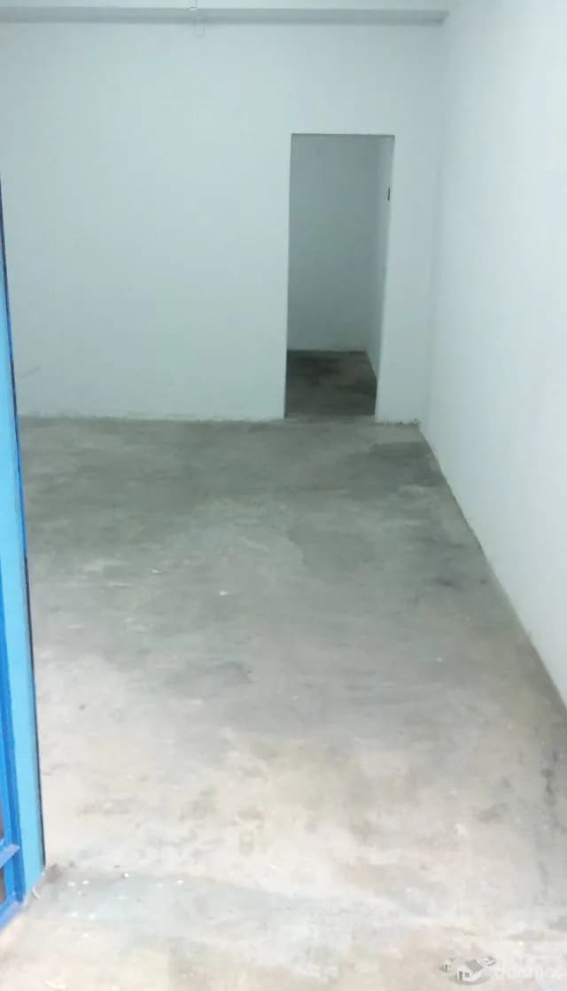 ALQUILO LOCAL EN ZONA INDUSTRIAL PUERTA ADENTRO (INTERIOR) — foto 1