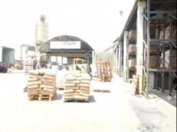 LOCAL COMERCIAL COMPLETO SUPER UBICACION ATENCION INVERSIONISTAS