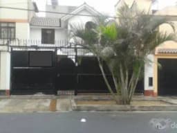 Venta de casa en la Urbanización Mayorazgo Distrito de Ate