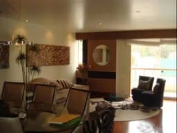 Alquilo departamento en Santiago de Surco (Alt. cuadra 4 Av El Polo) con 4 dormitorios