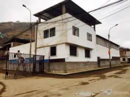 Deposito, Local y Departamento en Nueva Esperanza 480m2