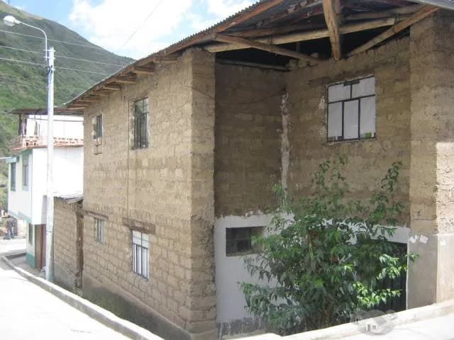 Vendo Casa como Terreno a 01 cuadra del Gob. Reginal de Apurimac — foto 1