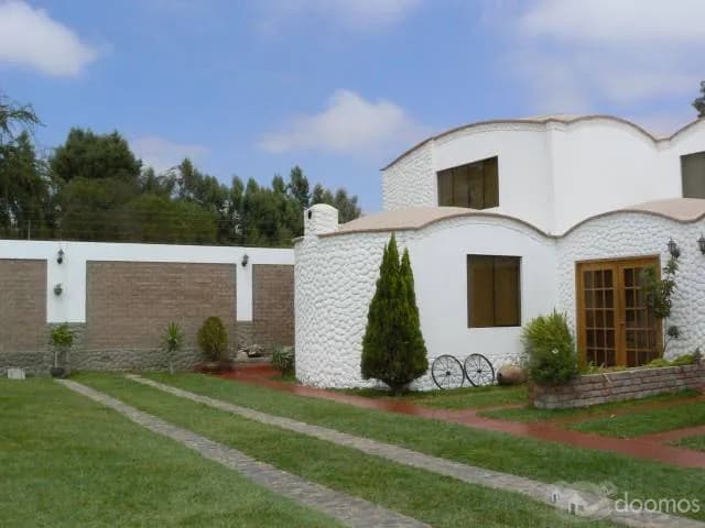 Casa independiente - condominio Av. La Angostura — foto 1