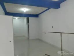 Casa 4 pisos con 2 tiendas zona comercial Sicuani