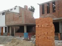 Venta de casa de estreno con todo sus servicios , y otra casa en casco como terreno, cada casa incluye 2 estacionamientos, casas en Condominio