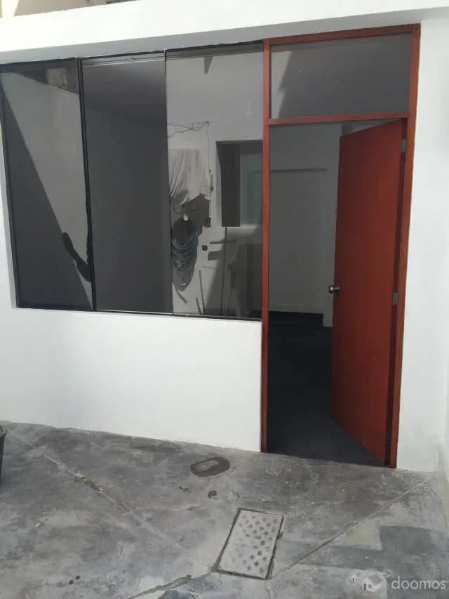 VENDO CASITA DE BAJOS TOTALMENTE REMODELADA — foto 5