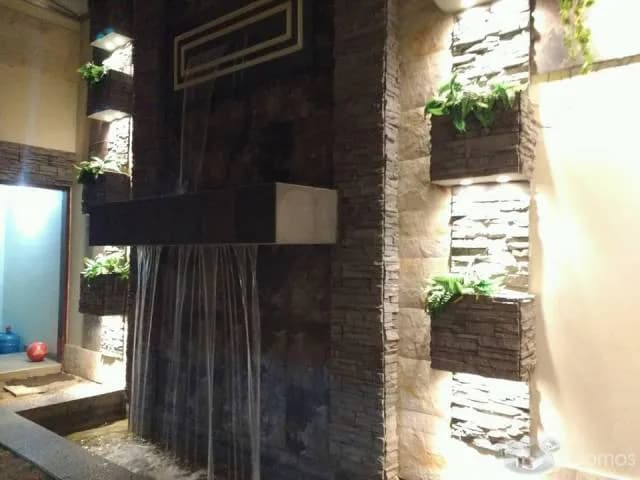 VENDO CASA PRECIOSA EN EL GOLF CON CASCADA — foto 1