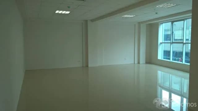 Alquiler de local de 520 m2 a 13500 dólares — foto 3